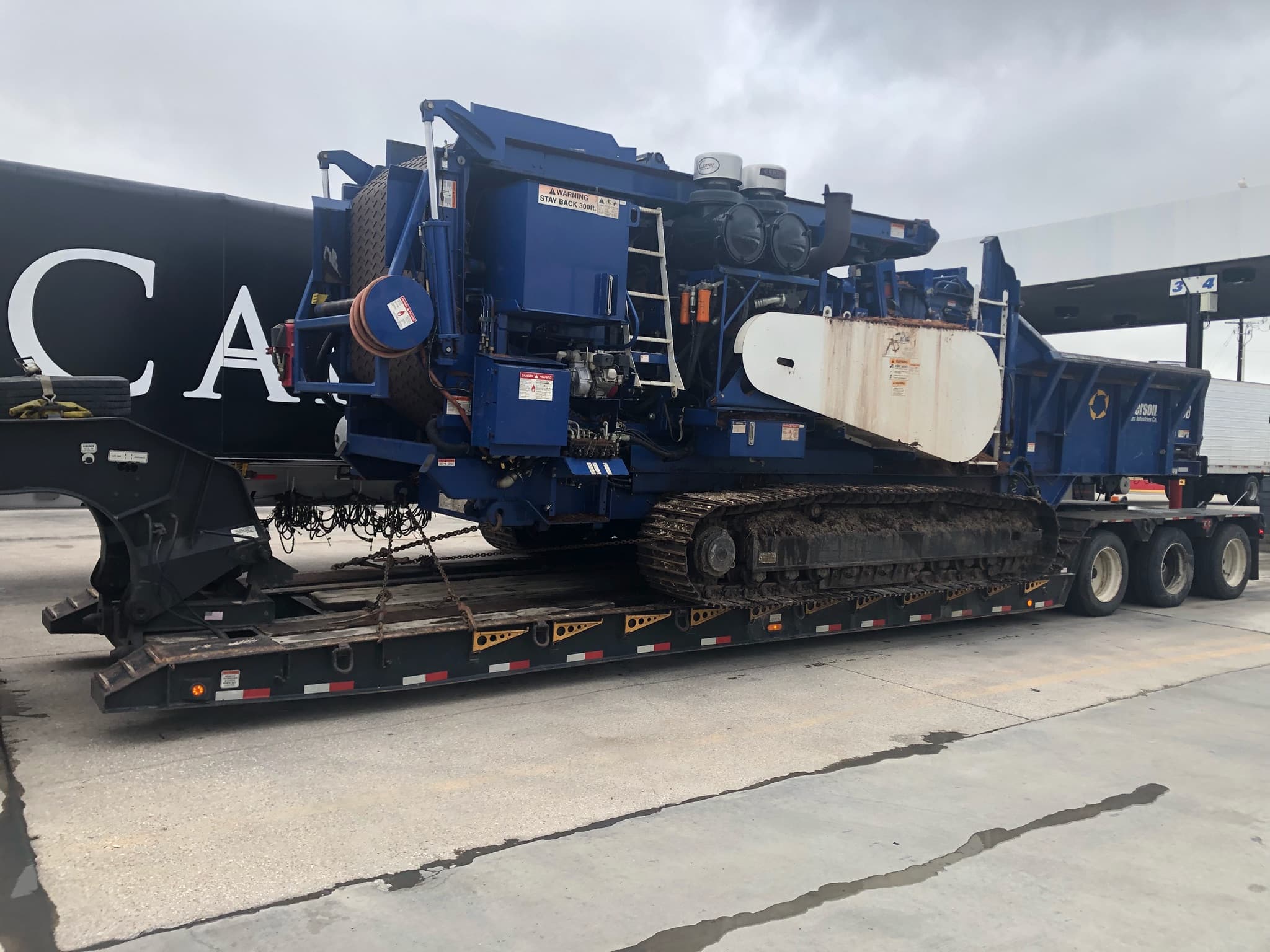 Crane transport in San Antonio